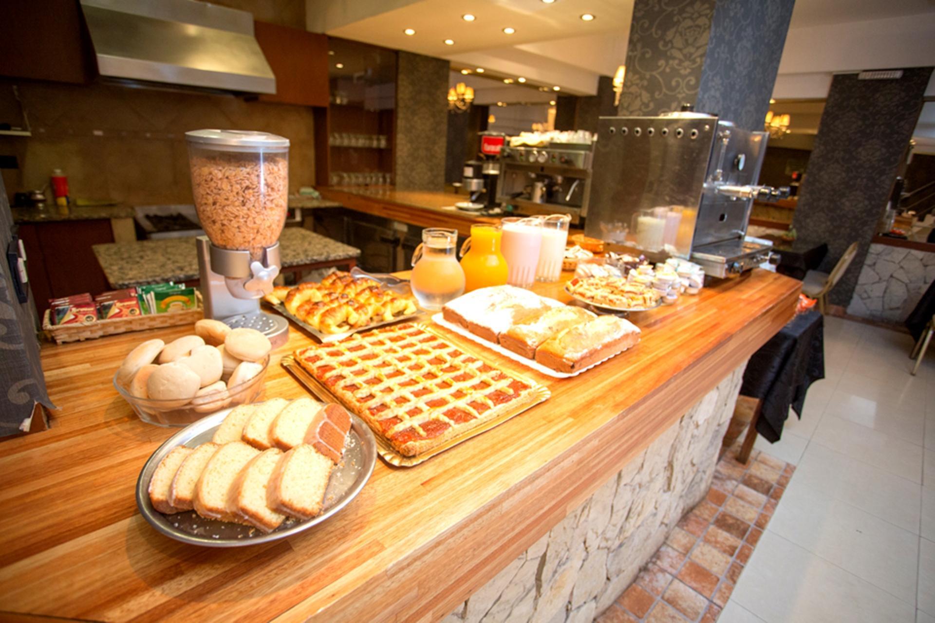 Hotel Dion Mar del Plata Bagian luar foto