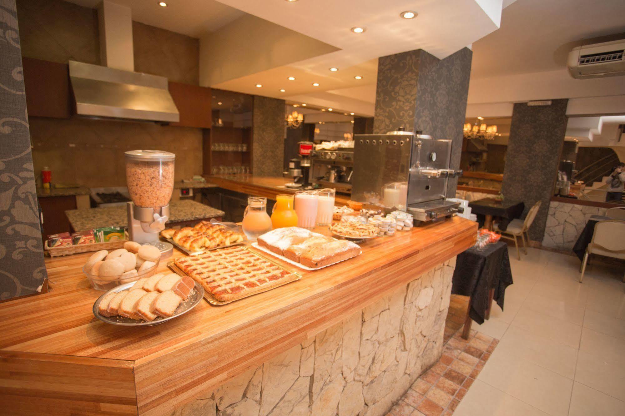 Hotel Dion Mar del Plata Bagian luar foto